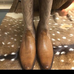 Lucchese Woman Lizard Boots